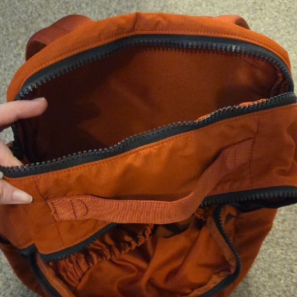 Lululemon Everyday Backpack 2.0 - Picture 7 of 7